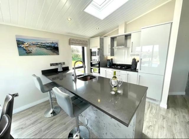 *Luxury Holiday Home With Hot Tub Close To Beach* Penally Exterior foto