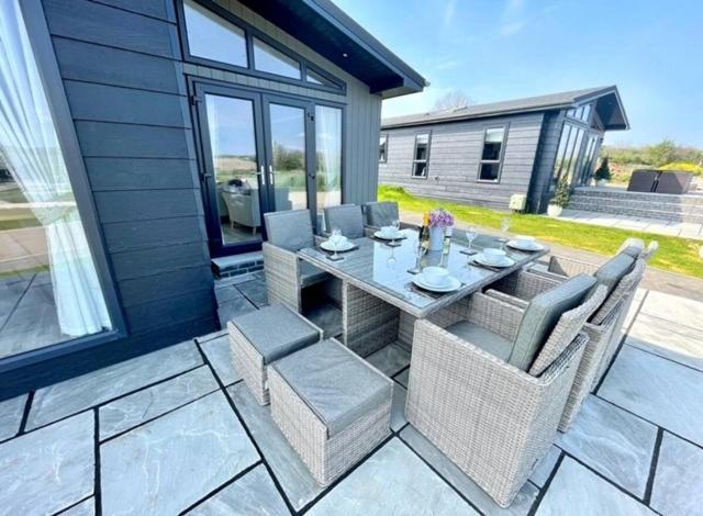 *Luxury Holiday Home With Hot Tub Close To Beach* Penally Exterior foto